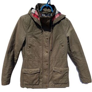 Love Tree women’s olive green canvas coat. In excellent condition. Size S